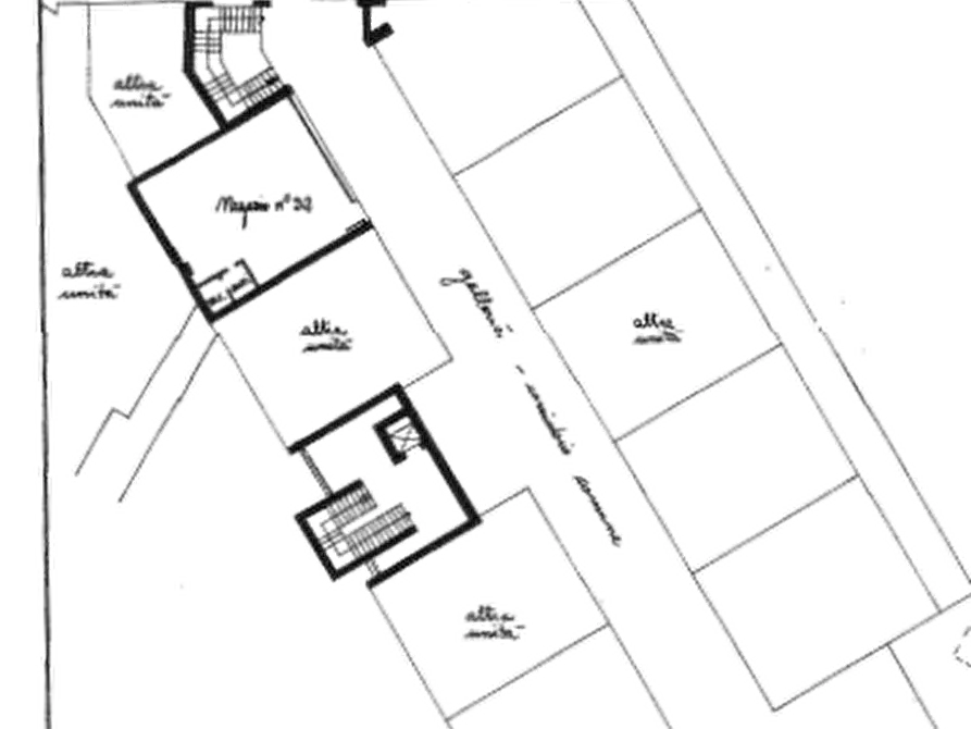 Immagine 10 di Negozio in vendita  in Via Manzoni a Montegrotto Terme