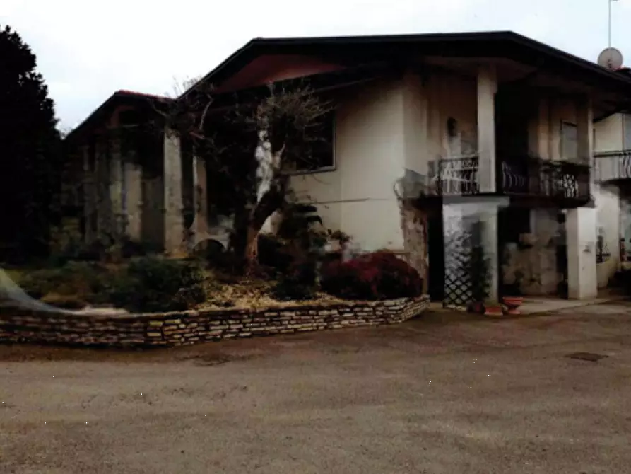 Immagine 1 di Casa indipendente in vendita  in Via Guizze San Pietro  a Camposampiero