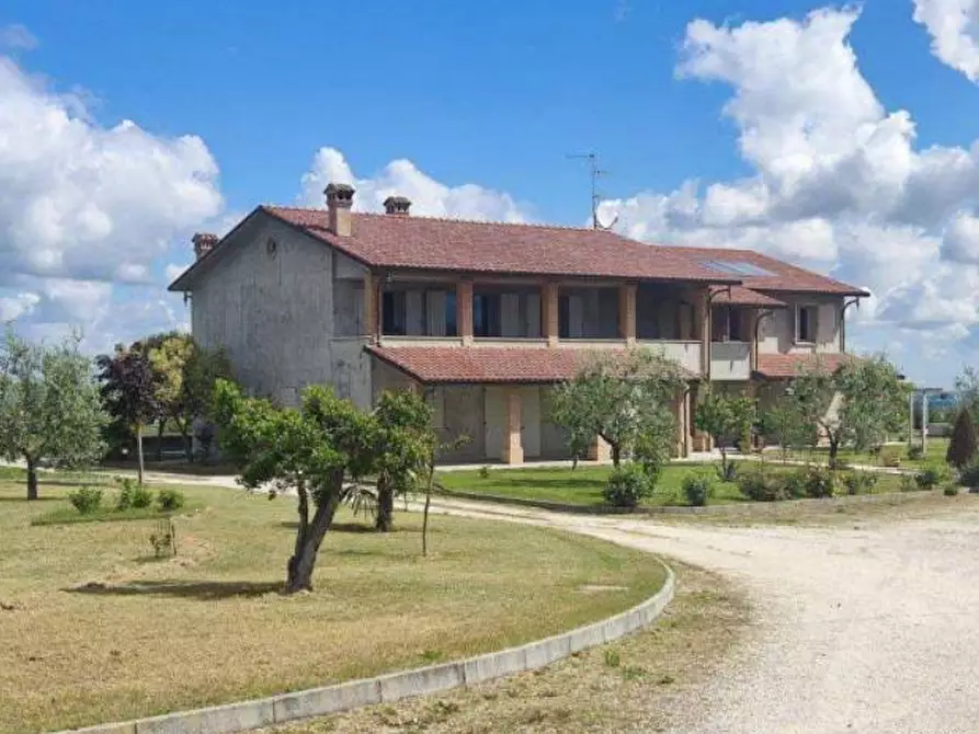 Immagine 1 di Villa in vendita  in Strada Rocca delle Caminate a Meldola
