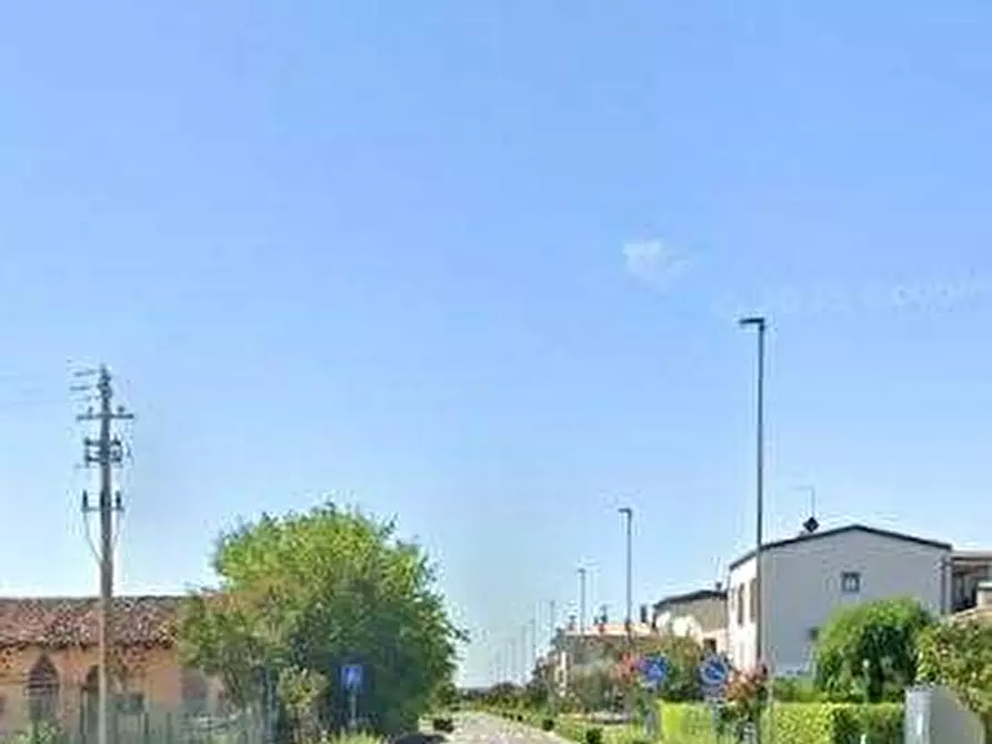 Immagine 4 di Negozio in vendita  in Via Mazzarona a Sirmione