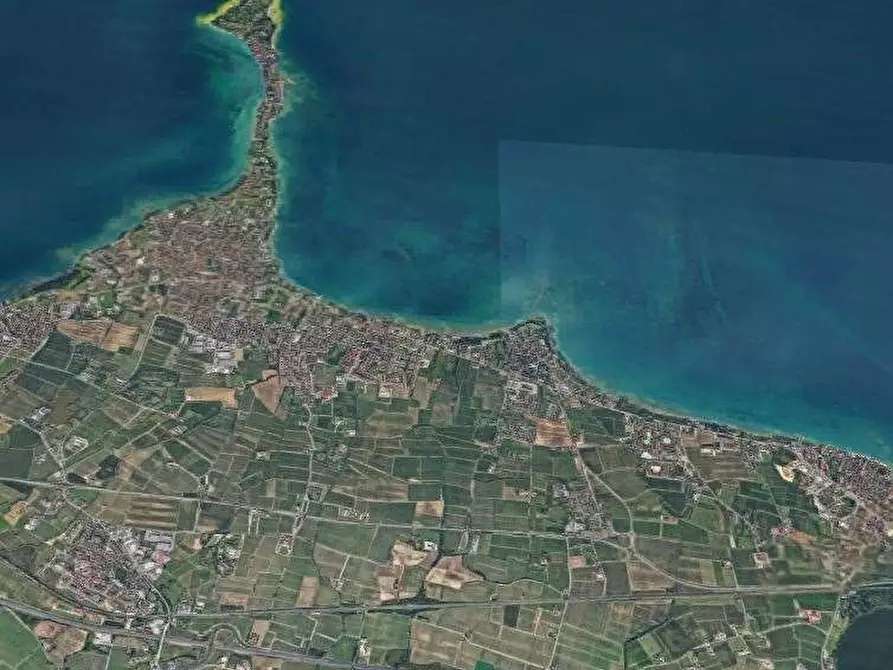 Immagine 9 di Negozio in vendita  in Via Mazzarona a Sirmione