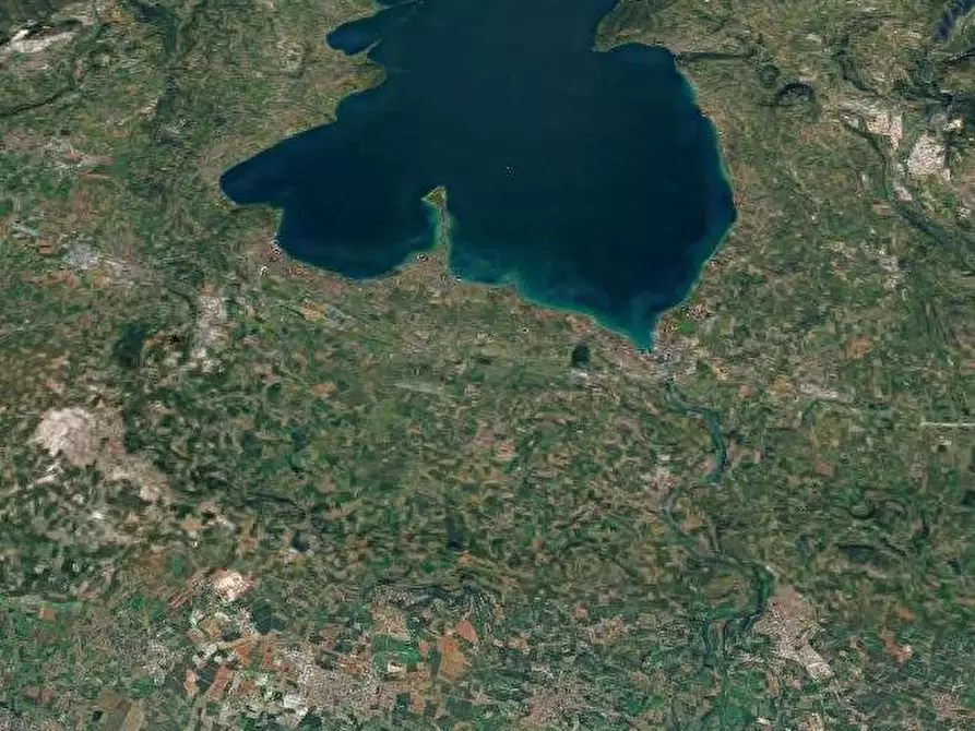 Immagine 10 di Negozio in vendita  in Via Mazzarona a Sirmione