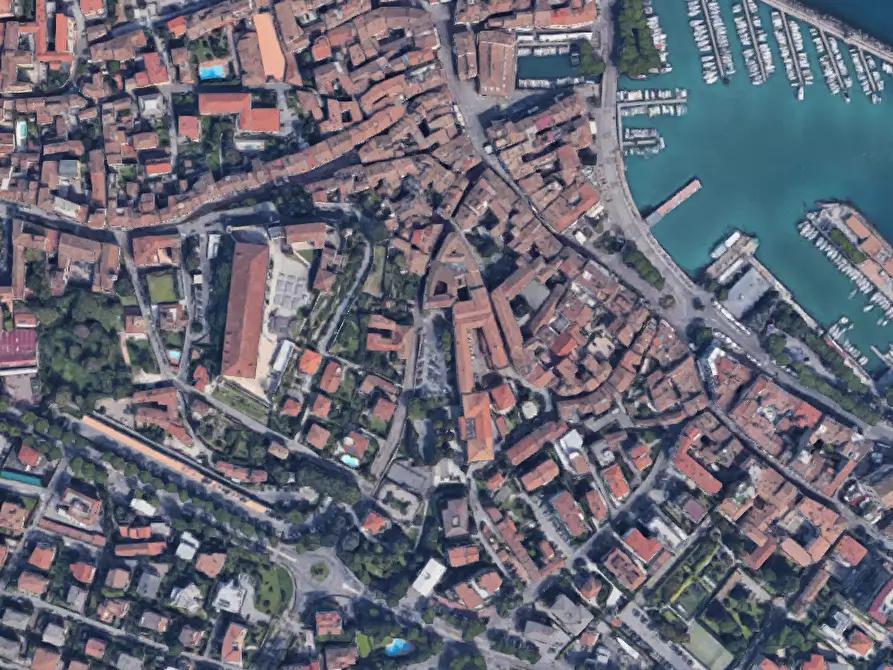 Immagine 3 di Ufficio in vendita  in Via Giosuè Carducci a Desenzano Del Garda