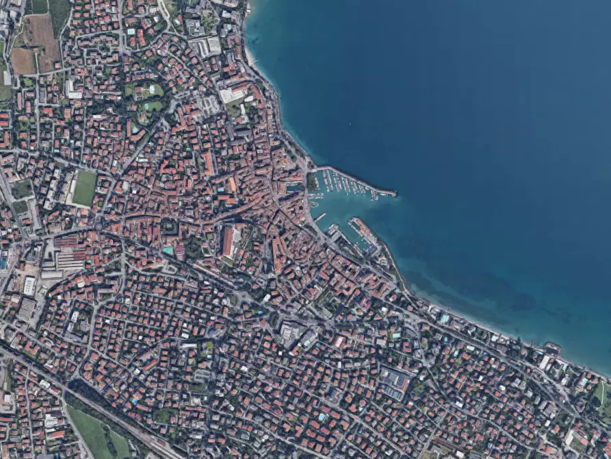 Immagine 5 di Ufficio in vendita  in Via Giosuè Carducci a Desenzano Del Garda