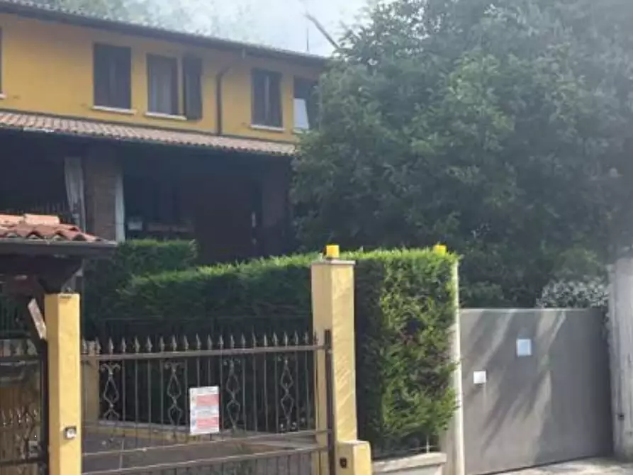 Immagine 3 di Porzione di casa in vendita  in Via Pineta a Nave