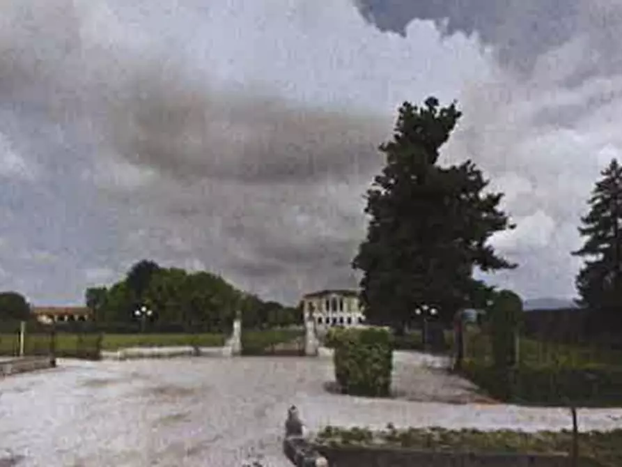 Immagine 2 di Stabile in vendita  in Via Perarolo a San Bonifacio