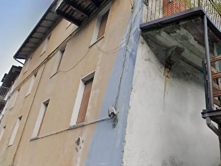 Immagine 3 di Appartamento in vendita  in  Via Trento a Saviore Dell'adamello