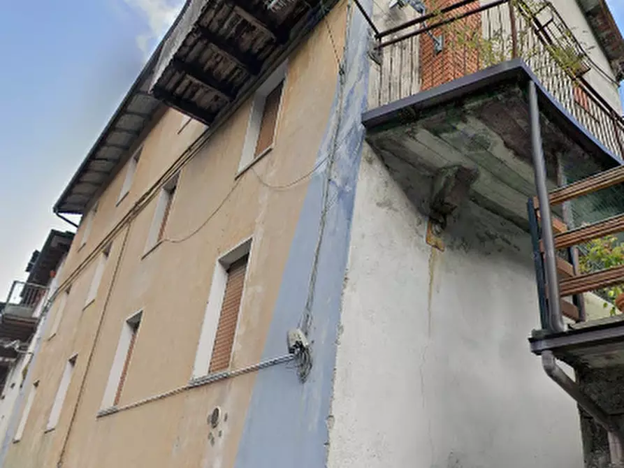 Immagine 5 di Appartamento in vendita  in  Via Trento a Saviore Dell'adamello