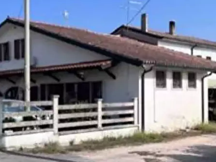 Immagine 1 di Capannone industriale in vendita  in  Via Riccadonna  a Zevio