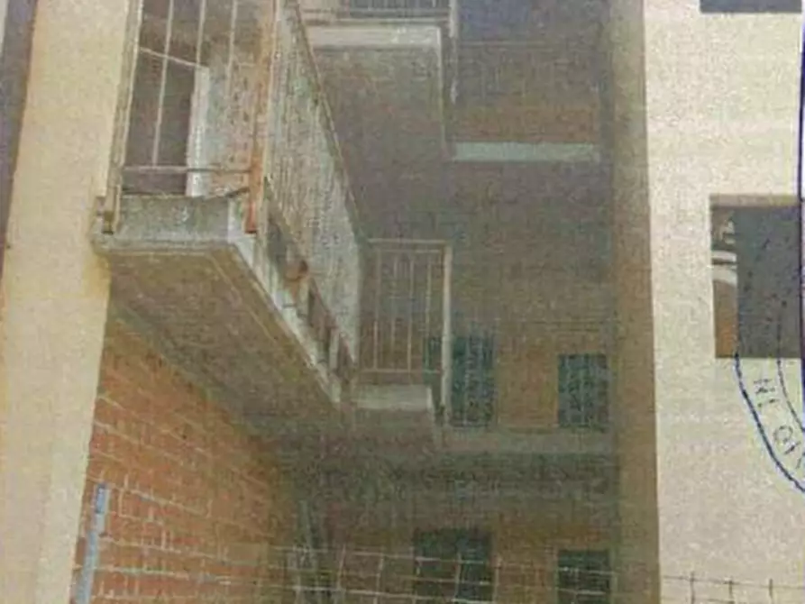 Immagine 6 di Stabile in vendita  in Viale Loreto a Sannazzaro De' Burgondi