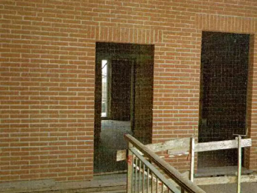 Immagine 9 di Stabile in vendita  in Viale Loreto a Sannazzaro De' Burgondi