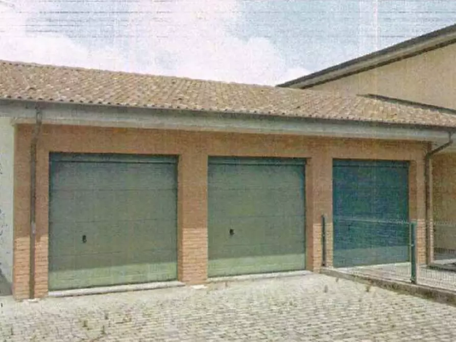 Immagine 11 di Stabile in vendita  in Viale Loreto a Sannazzaro De' Burgondi