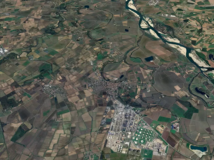 Immagine 28 di Stabile in vendita  in Viale Loreto a Sannazzaro De' Burgondi