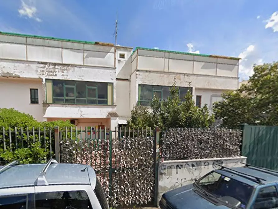 Immagine 3 di Stabile in vendita  in Via Dionisio a Roma