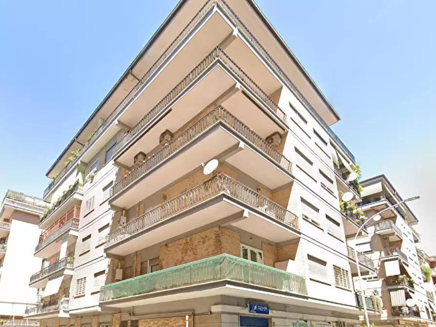 Immagine 2 di Appartamento in vendita  in Via Arturo Graf a Roma