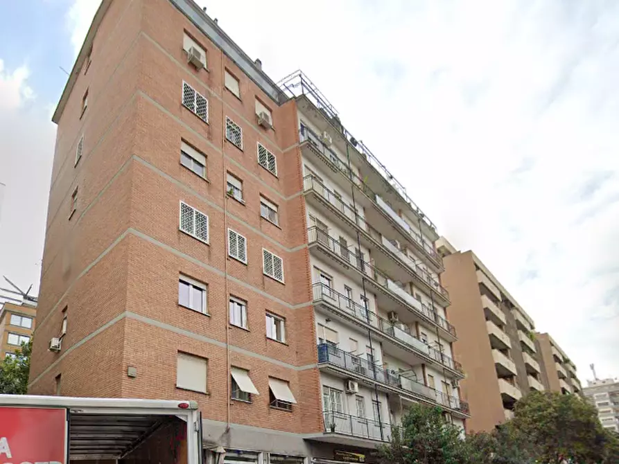 Immagine 5 di Appartamento in vendita  in Via Tiberio Imperatore a Roma