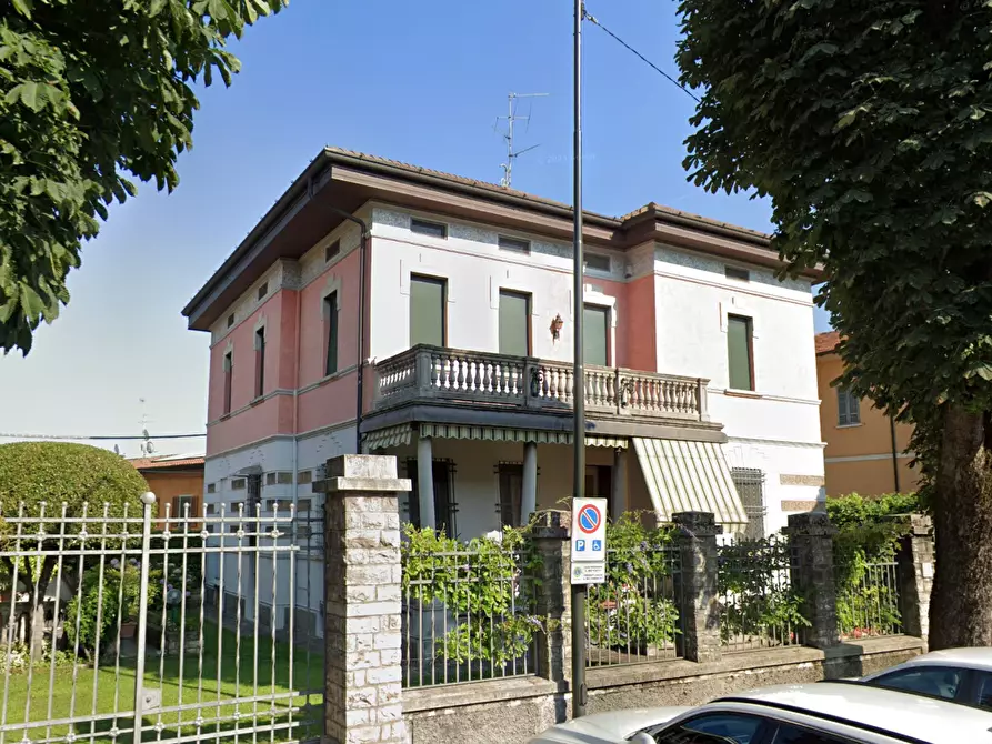 Immagine 1 di Villa in vendita  in Via Giacomo Matteotti a Coccaglio