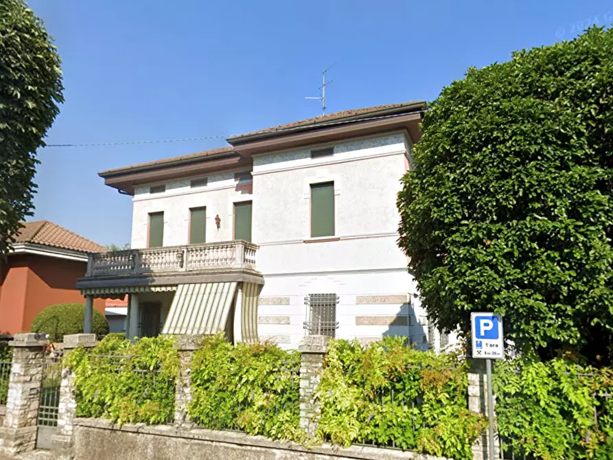 Immagine 10 di Villa in vendita  in Via Giacomo Matteotti a Coccaglio