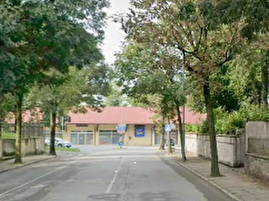 Immagine 4 di Negozio in vendita  in Via Cavalieri di Vittorio Veneto a Pontevico