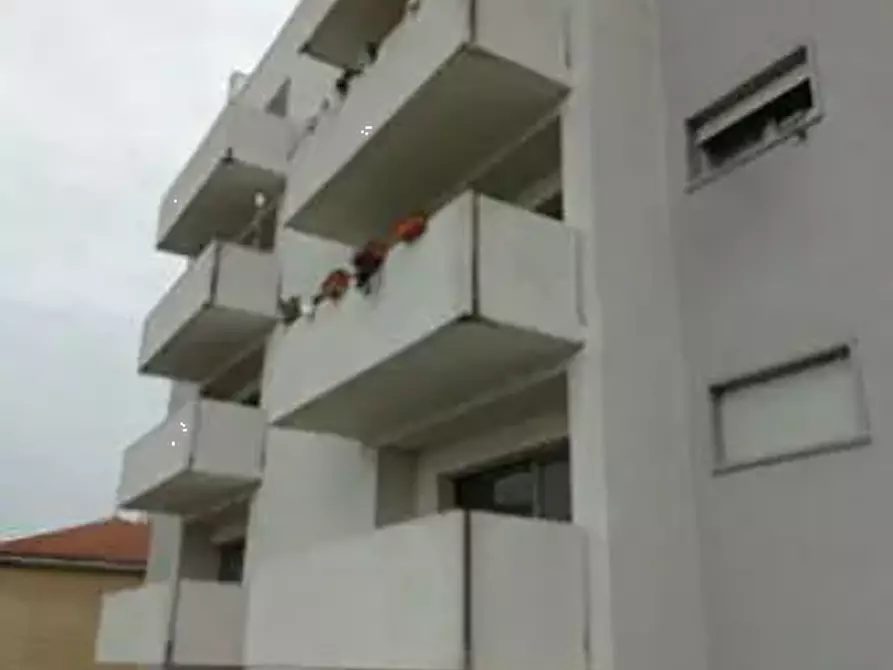 Immagine 3 di Stabile in vendita  in  Via l. Cadorna a Legnago