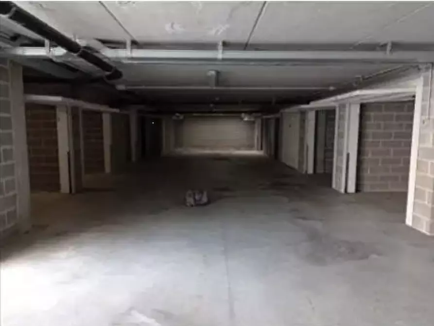 Immagine 10 di Stabile in vendita  in  Via l. Cadorna a Legnago