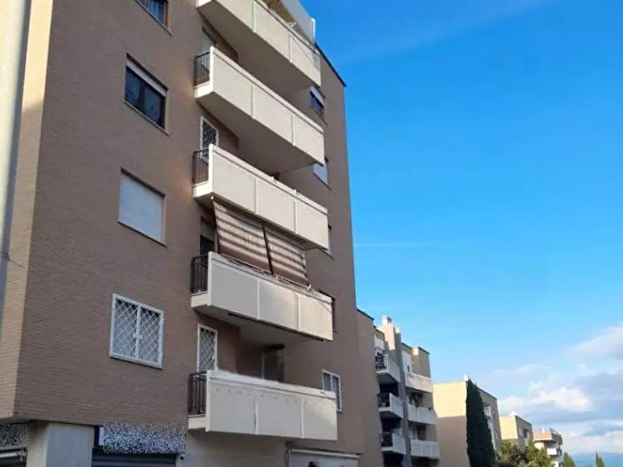 Immagine 1 di Appartamento in vendita  in Via Raoul Chiodelli a Roma