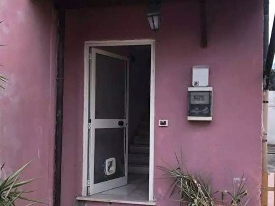 Immagine 3 di Appartamento in vendita  in Via Francolise a Roma