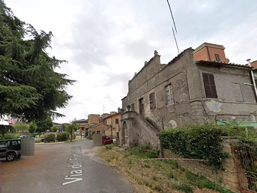 Immagine 19 di Porzione di casa in vendita  in Via Silvestri a Roma