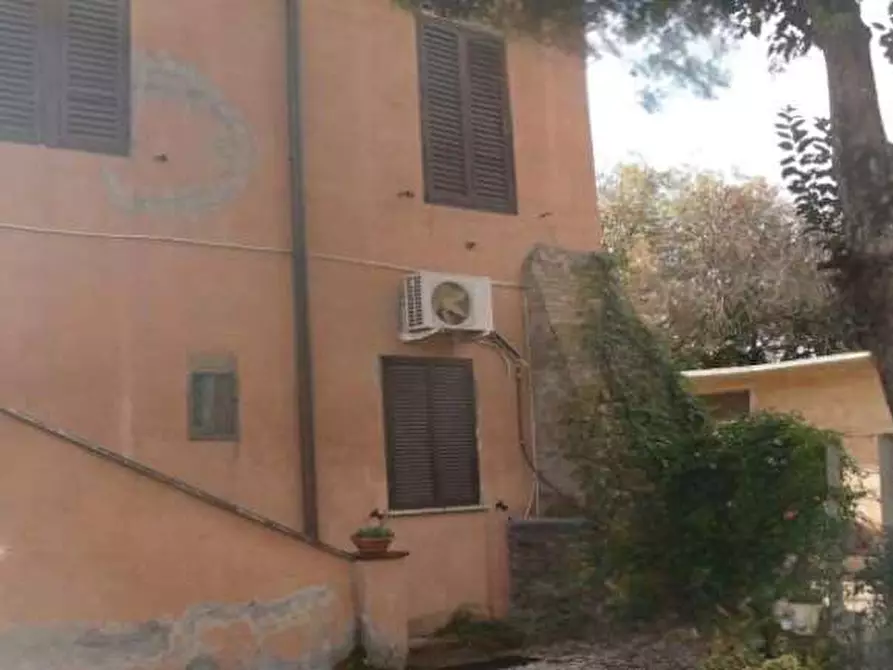 Immagine 2 di Appartamento in vendita  in Via Silvestri a Roma