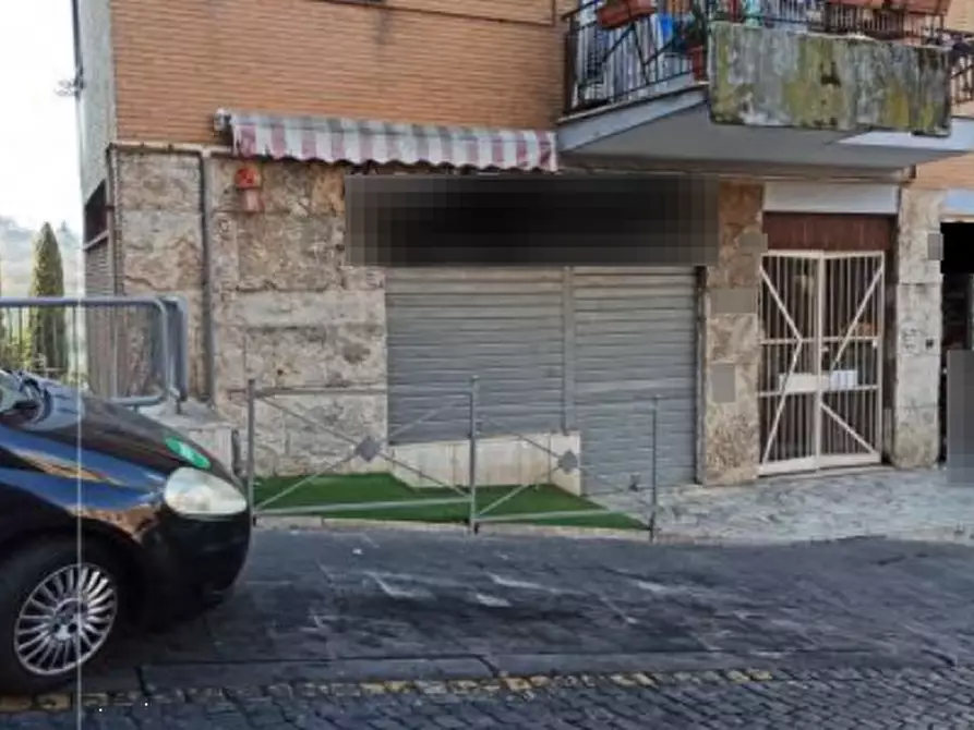 Immagine 1 di Negozio in vendita  in Via Costa Batocchi a Marino