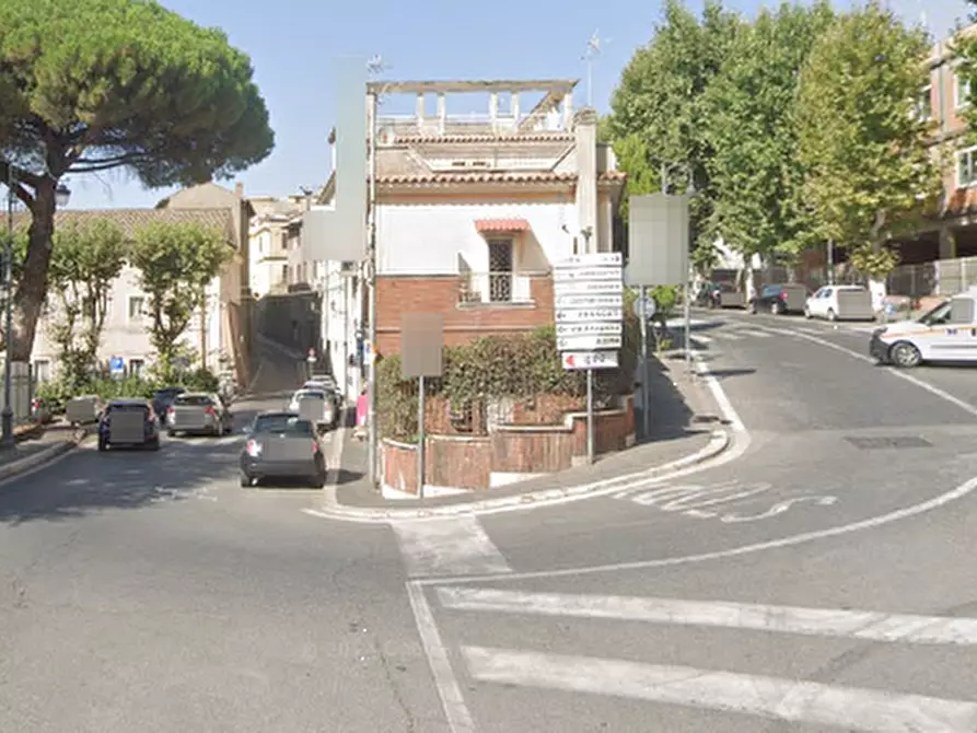 Immagine 8 di Negozio in vendita  in Via Costa Batocchi a Marino