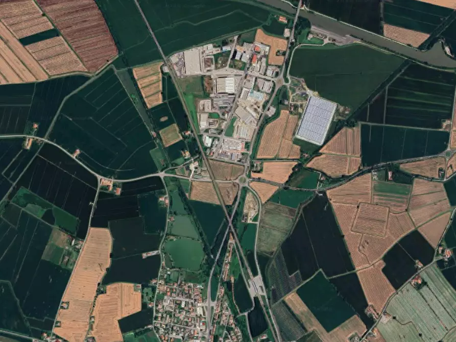 Immagine 1 di Capannone industriale in vendita  in Strada Abetone Brennero a Ostiglia