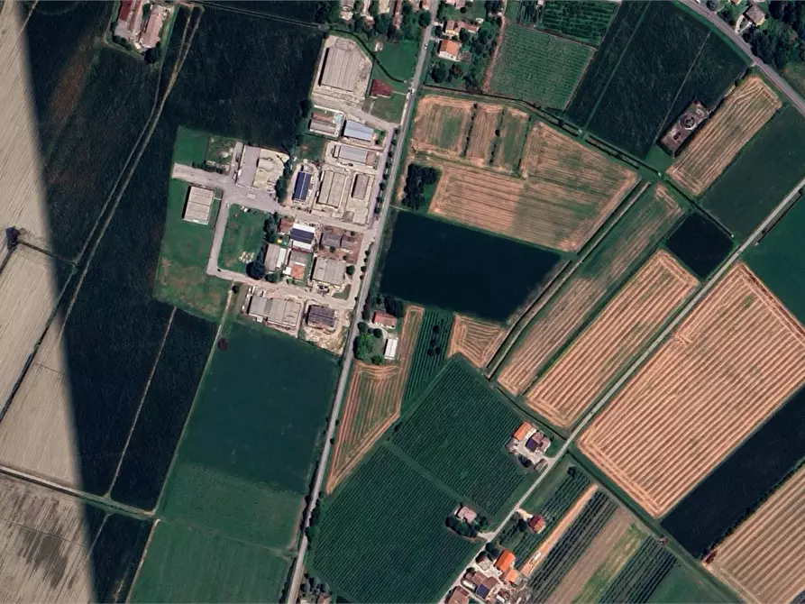 Immagine 2 di Laboratorio in vendita  in Via Tazio Nuvolari a Quingentole