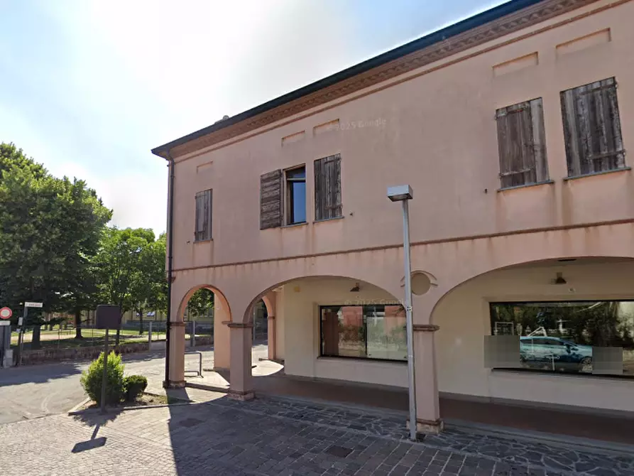 Immagine 5 di Negozio in vendita  in  Via XXV Aprile a Curtatone