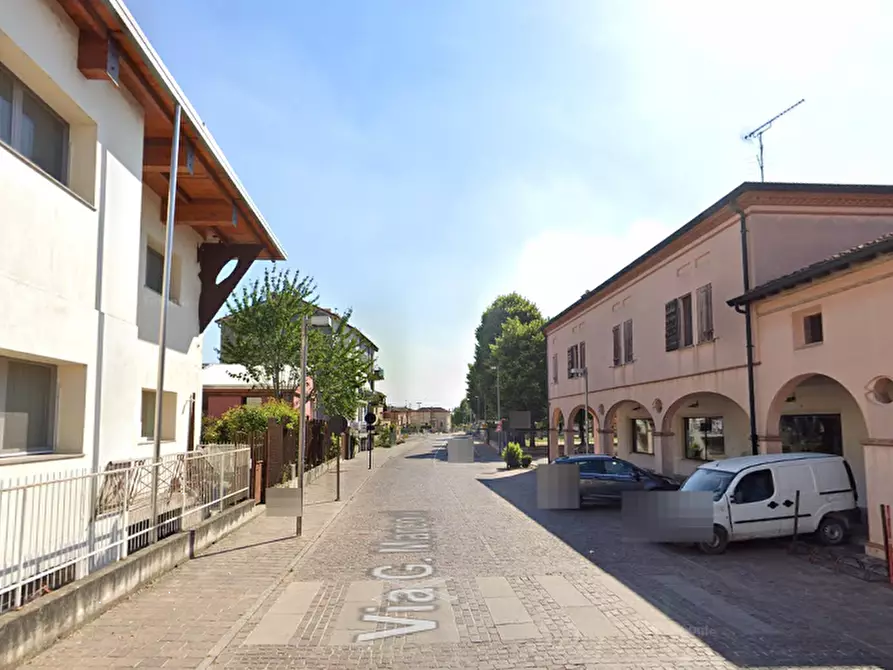 Immagine 14 di Negozio in vendita  in  Via XXV Aprile a Curtatone