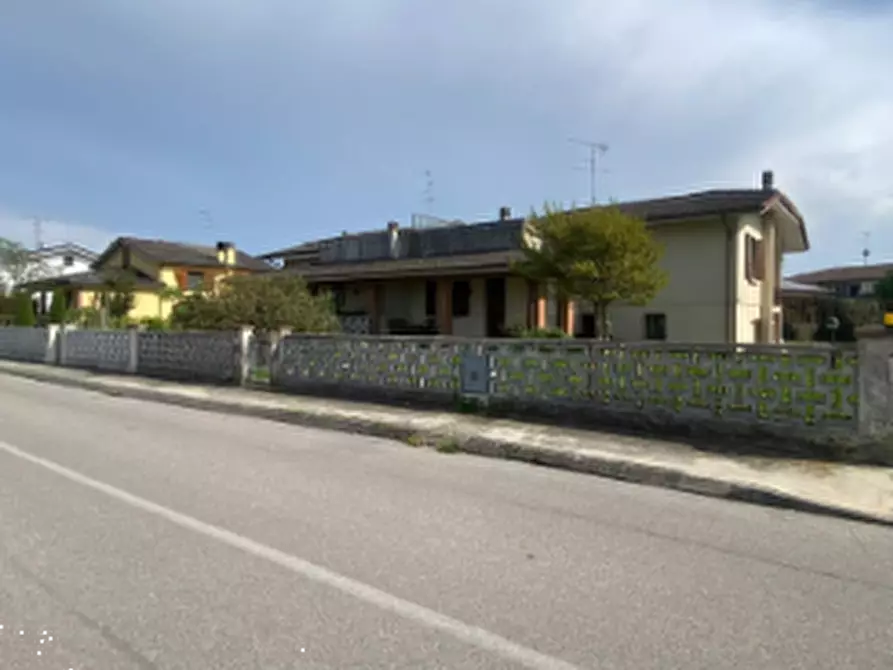 Immagine 2 di Casa bifamiliare in vendita  in Via Matteotti a Bagnolo San Vito