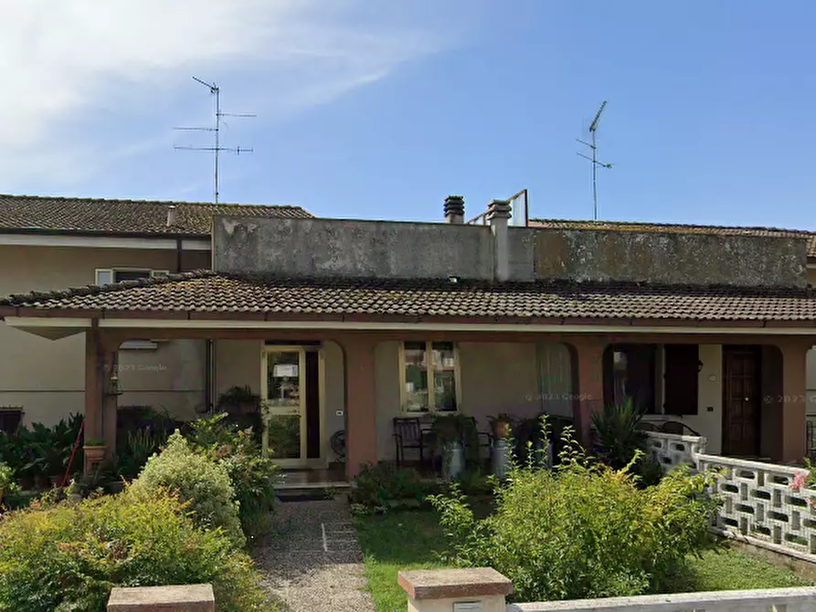 Immagine 12 di Casa bifamiliare in vendita  in Via Matteotti a Bagnolo San Vito