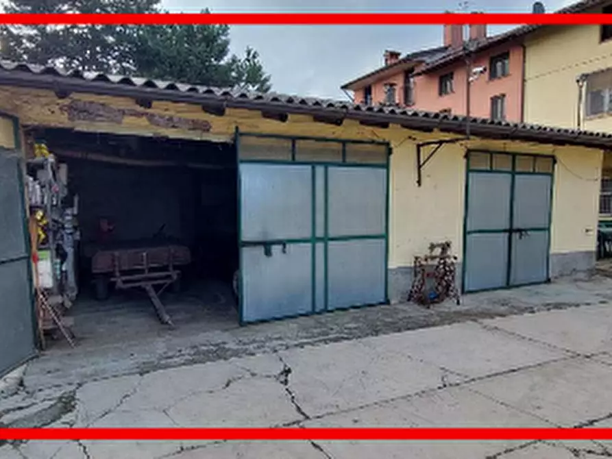 Immagine 2 di Garage in vendita  in Via Bosco Soncina a Monticelli Pavese