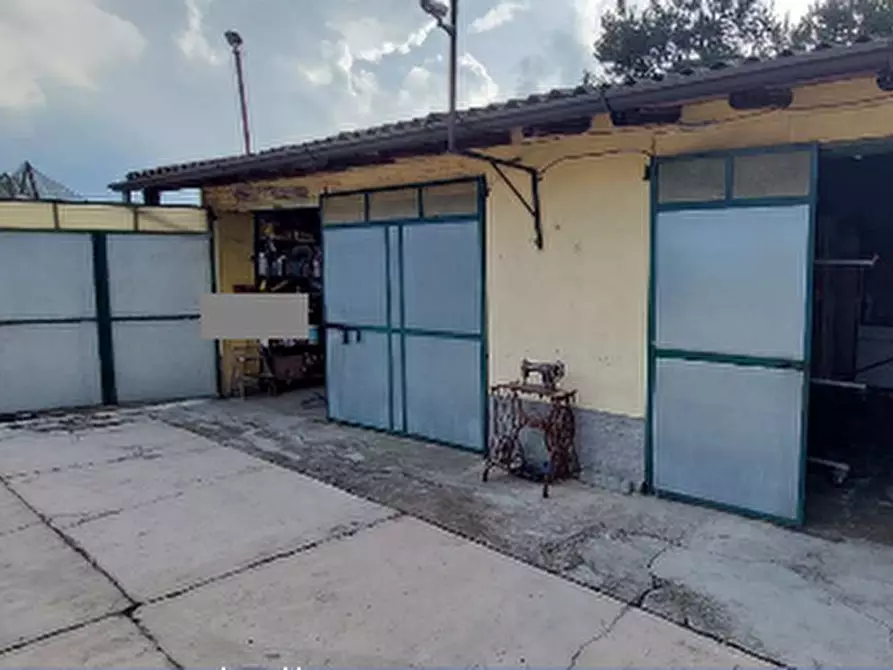Immagine 1 di Garage in vendita  in Via Bosco Soncina a Monticelli Pavese