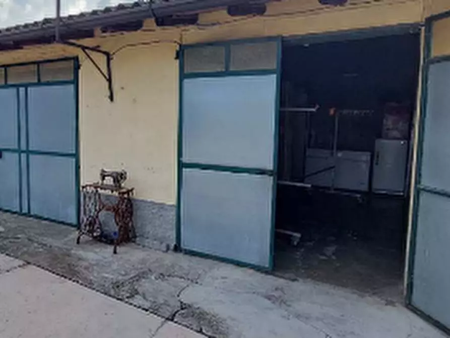 Immagine 3 di Garage in vendita  in Via Bosco Soncina a Monticelli Pavese