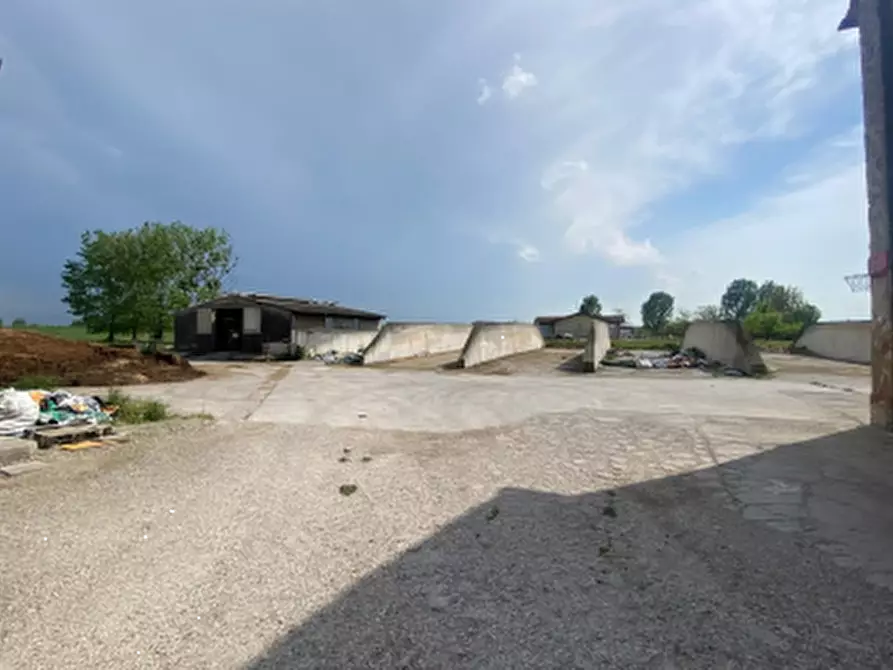 Immagine 17 di Appartamento in vendita  in Via Bruno Buozzi a Bagnolo San Vito