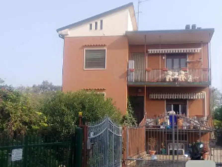 Immagine 2 di Casa bifamiliare in vendita  in Frazione Cà Dè Vecchi a Torre D'isola