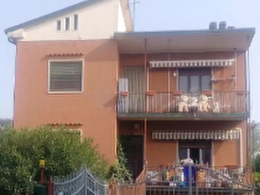 Immagine 3 di Casa bifamiliare in vendita  in Frazione Cà Dè Vecchi a Torre D'isola