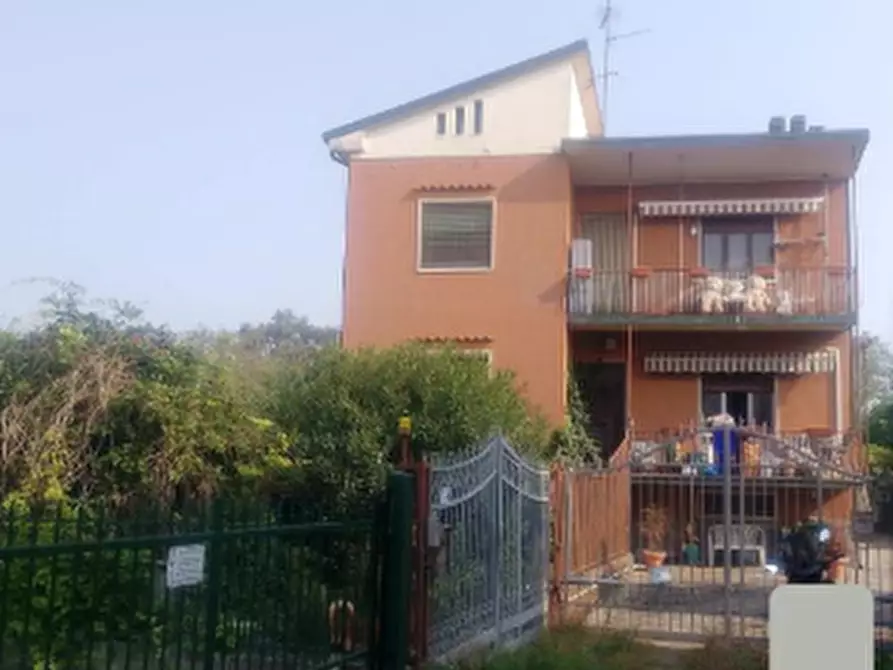 Immagine 1 di Casa bifamiliare in vendita  in Frazione Cà Dè Vecchi a Torre D'isola