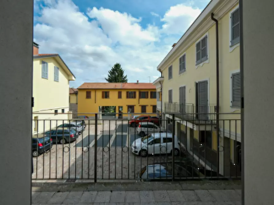 Immagine 1 di Ufficio in vendita  in Via Dante Alighieri a Arluno