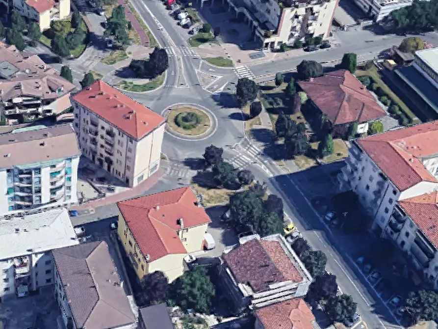 Immagine 19 di Appartamento in vendita  in Via Montello  a Pessano Con Bornago