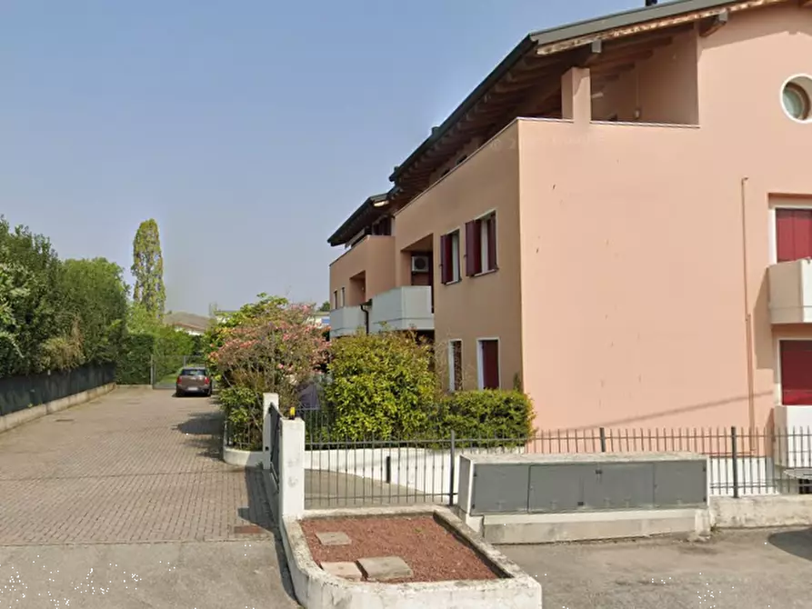 Immagine 17 di Appartamento in vendita  in Via Tenente Zanon  a Rossano Veneto