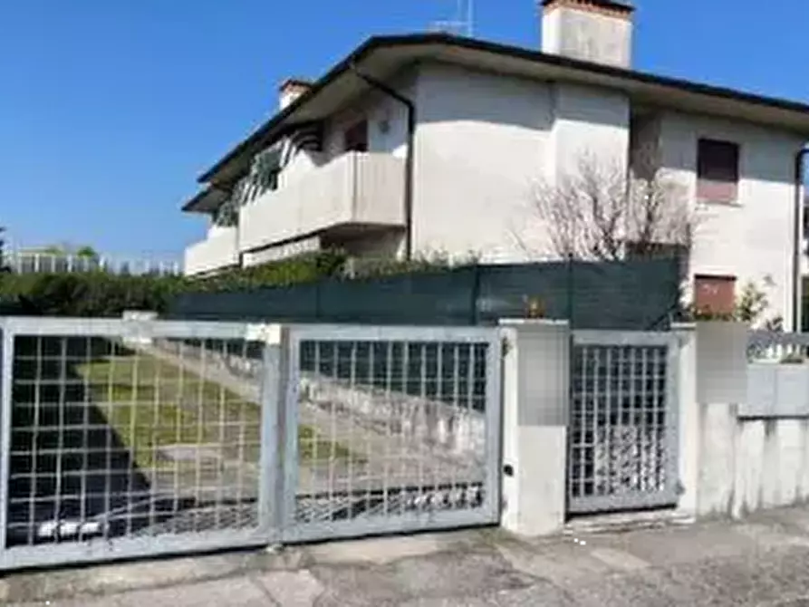 Immagine 2 di Appartamento in vendita  in Via Domenico Cimarosa a Romano D'ezzelino