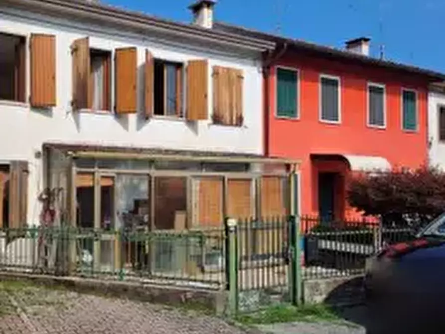 Immagine 1 di Porzione di casa in vendita  in Via Antonio Lora  a Trissino