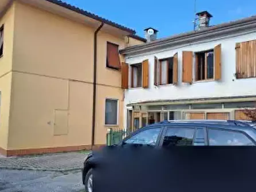 Immagine 2 di Porzione di casa in vendita  in Via Antonio Lora  a Trissino